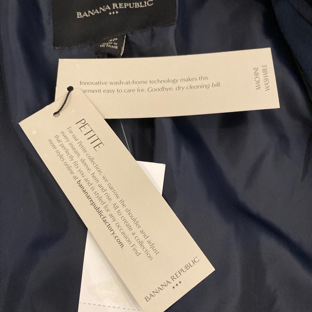 Banana Republic Classic Navy Blazer w/ Satin Lapel Business Chic Women’s 4P NWT - Picture 6 of 12
